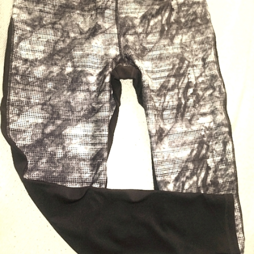 NWOT Danskin Workout Gym Yoga Leggings XL (14-16) BLACK WHITE SWIRL